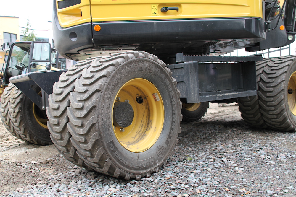 Zweifachbereifung Yanmar B110W